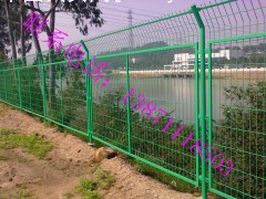 恩施宜昌高铁铁路维护保养钢丝网护栏优质型湖北框架防护栏厂